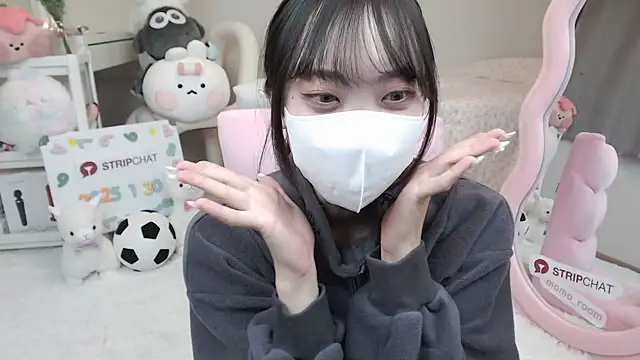 momo room online show from 01-30-25, 10:40