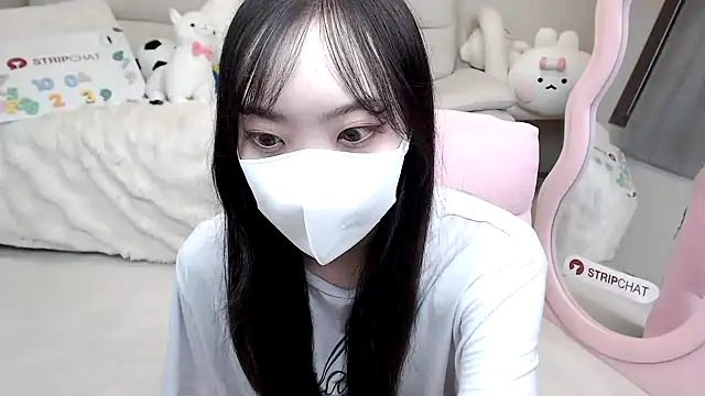 momo room online show from 10-04-25, 06:33