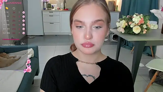 CarolineLovers online show from 12-03-24, 11:24