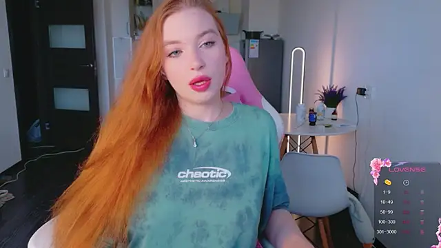 Snapshot of cinnabon_girls chatting on 05-15-26, 02:02 cinnabon girls online show from 05-15-26, 02:02