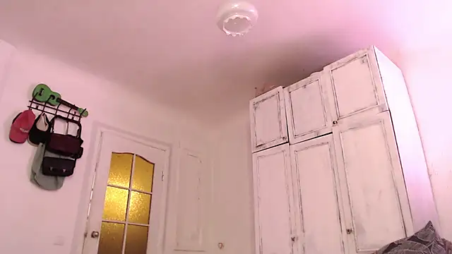 Snapshot of Mayrumey chatting on 02-02-25, 05:04 Mayrumey online show from 02-02-25, 05:04