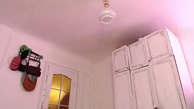 Snapshot of Mayrumey chatting on 03-04-25, 12:33 Mayrumey online show from 03-04-25, 12:33