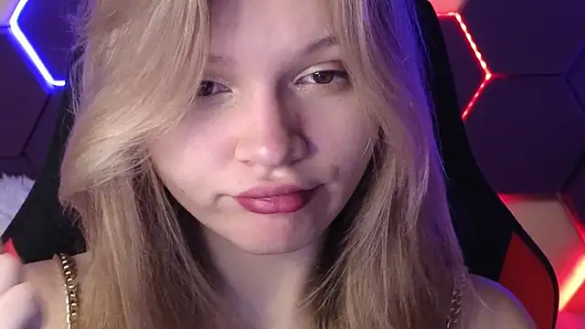 Snapshot of LitaBrom chatting on 01-16-25, 01:27 LitaBrom online show from 01-16-25, 01:27