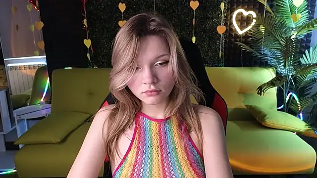 Snapshot of LitaBrom chatting on 02-20-25, 04:18 LitaBrom online show from 02-20-25, 04:18