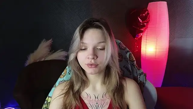 Snapshot of LitaBrom chatting on 03-06-25, 04:08 LitaBrom online show from 03-06-25, 04:08