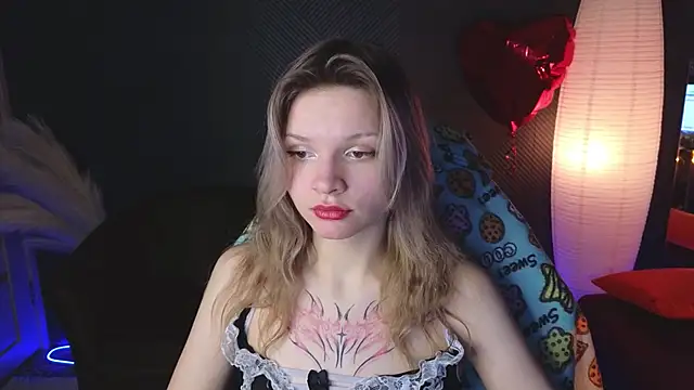 Snapshot of LitaBrom chatting on 03-12-25, 10:59 LitaBrom online show from 03-12-25, 10:59