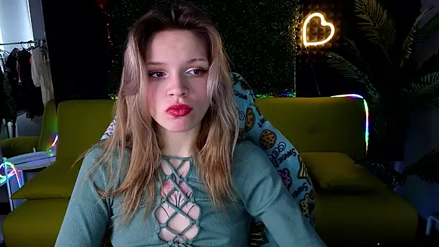 Snapshot of LitaBrom chatting on 03-13-25, 07:53 LitaBrom online show from 03-13-25, 07:53