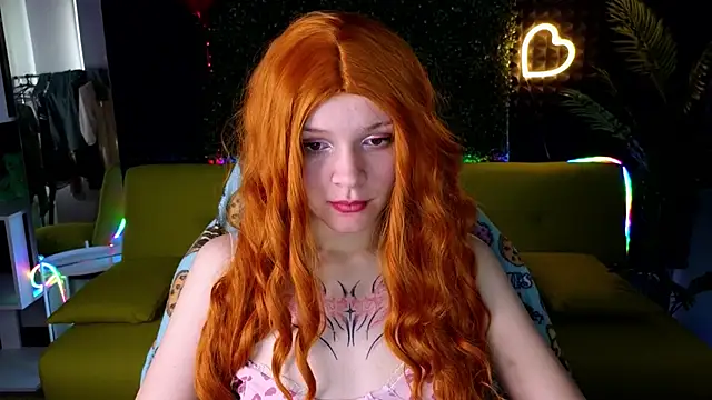 Snapshot of LitaBrom chatting on 03-13-25, 10:57 LitaBrom online show from 03-13-25, 10:57