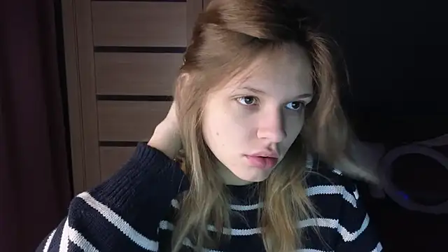 Snapshot of LitaBrom chatting on 10-08-25, 01:58 LitaBrom online show from 10-08-25, 01:58