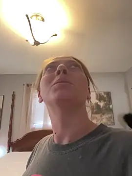 Snapshot of lezbean24 chatting on 01-31-26, 08:07 lezbean24 online show from 01-31-26, 08:07