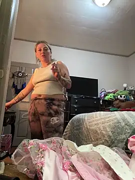 Snapshot of lezbean24 chatting on 02-05-26, 11:53 lezbean24 online show from 02-05-26, 11:53