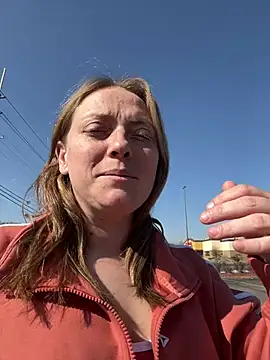 Snapshot of lezbean24 chatting on 02-13-26, 05:53 lezbean24 online show from 02-13-26, 05:53