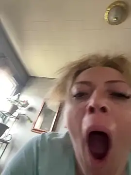 Snapshot of lezbean24 chatting on 03-10-26, 02:22 lezbean24 online show from 03-10-26, 02:22