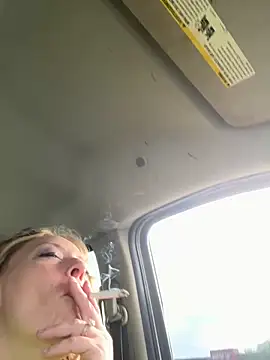 Snapshot of lezbean24 chatting on 03-30-26, 08:32 lezbean24 online show from 03-30-26, 08:32