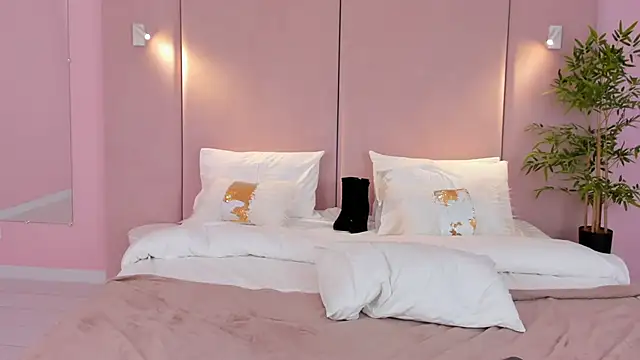 CamillaLarson online show from 02-06-25, 10:37