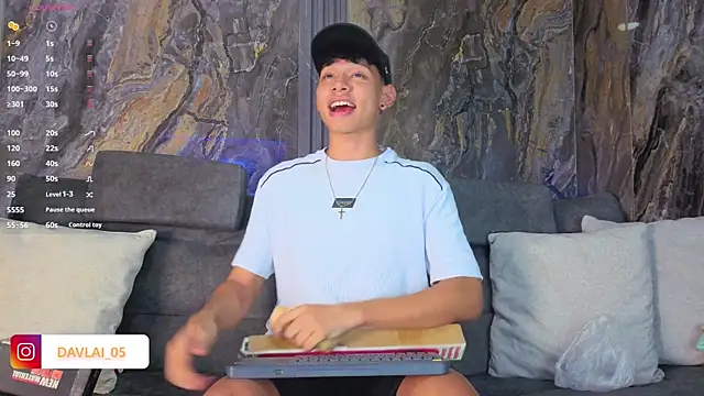 Daviid laidd online show from 04-27-26, 10:41