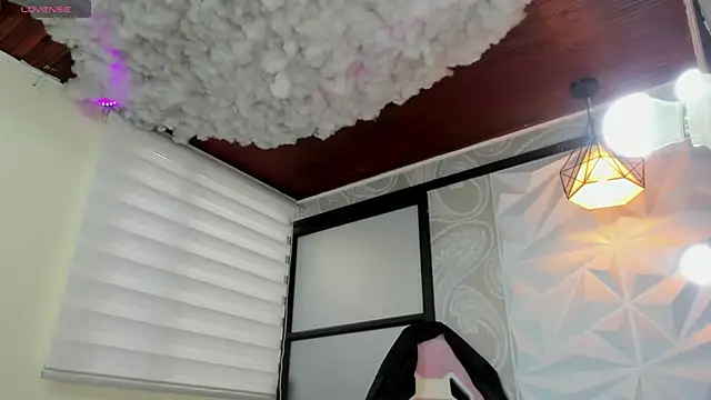 emilymiller tcw online show from 03-07-25, 02:45