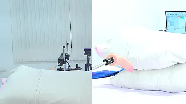 Keisy Kloe online show from 04-25-26, 09:45