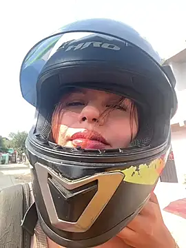 lalilamassu1 online show from 02-04-25, 02:21