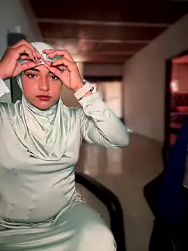 lalilamassu1 online show from 09-24-25, 05:38