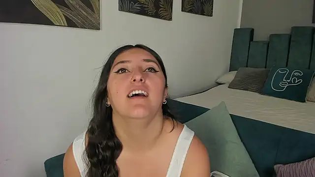 Kathia Morelli online show from 10-21-25, 12:17