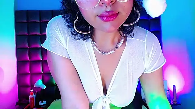 kuromi69 online show from 12-21-24, 04:52