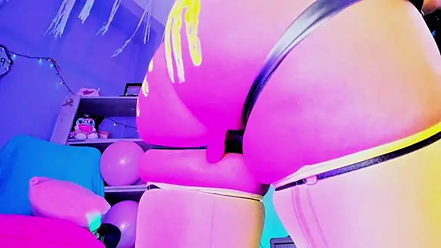 kuromi69 online show from 04-19-26, 05:01