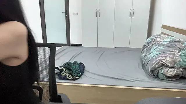 Louis Baby online show from 09-26-25, 10:08