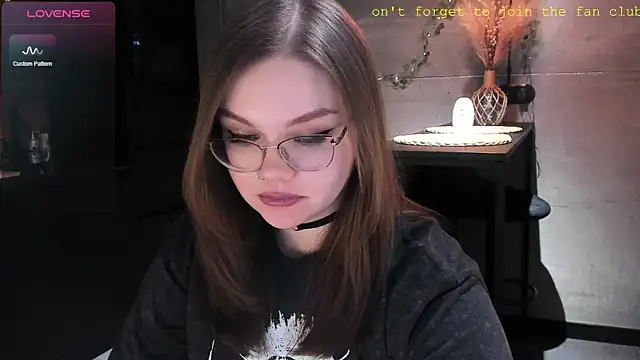 Snapshot of EvaBae chatting on 01-04-25, 05:26 EvaBae online show from 01-04-25, 05:26