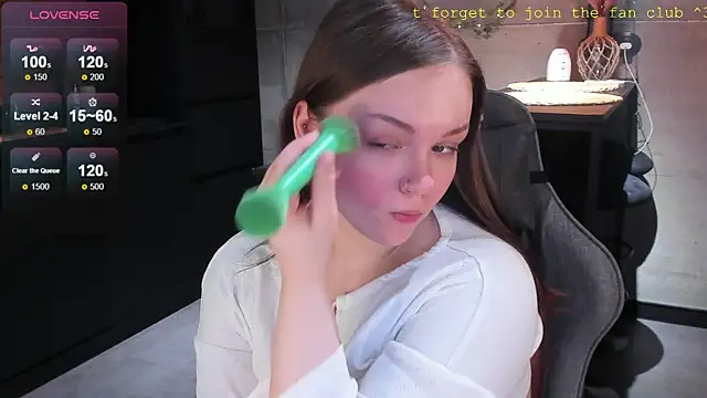 Snapshot of EvaBae chatting on 01-08-25, 01:41 EvaBae online show from 01-08-25, 01:41