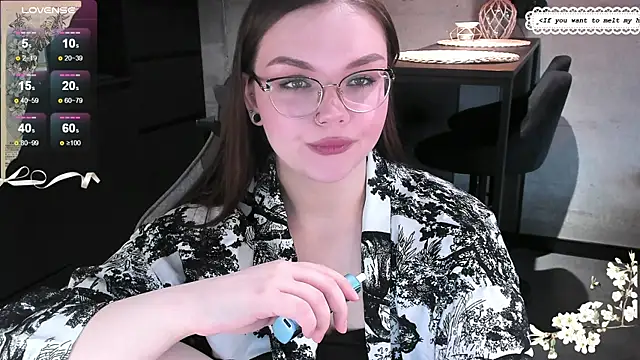 Snapshot of EvaBae chatting on 01-24-25, 09:39 EvaBae online show from 01-24-25, 09:39