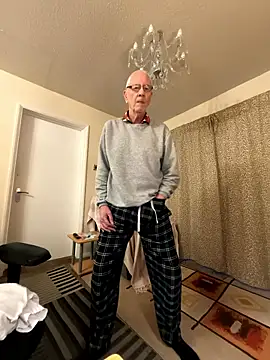 cutaboverest online show from 01-11-26, 04:12