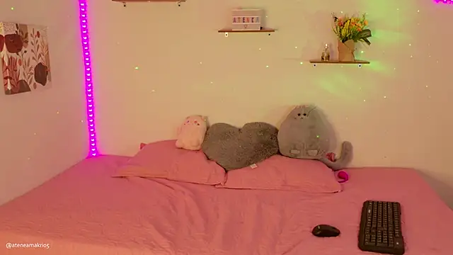 Snapshot of Atenea_Makri chatting on 02-06-25, 10:00 Atenea Makri online show from 02-06-25, 10:00