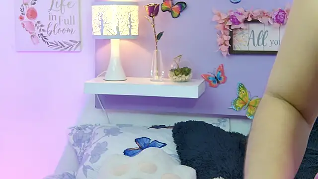 Snapshot of ChloeRem chatting on 10-23-25, 12:10 ChloeRem online show from 10-23-25, 12:10