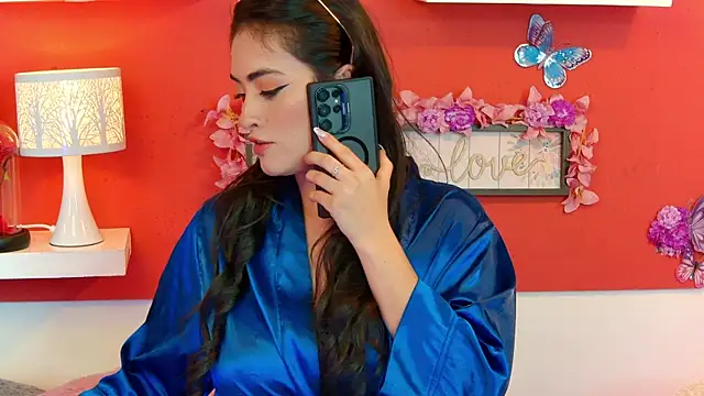 Snapshot of ChloeRem chatting on 06-11-26, 02:53 ChloeRem online show from 06-11-26, 02:53