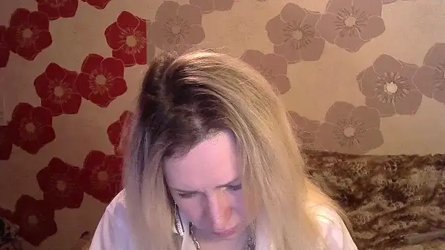 Snapshot of Queen_Daenerys chatting on 12-10-24, 10:47 Queen Daenerys online show from 12-10-24, 10:47