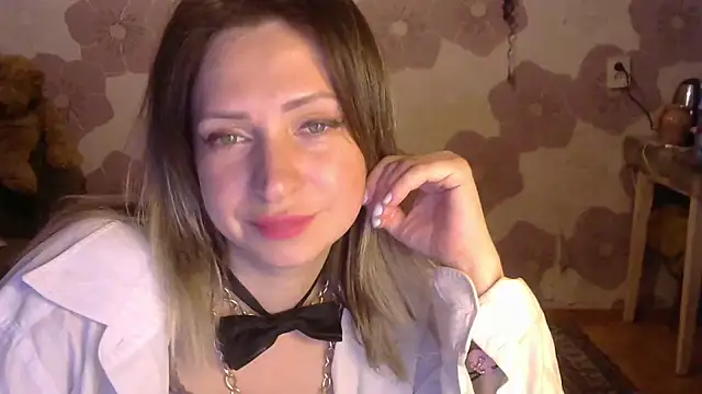 Snapshot of Queen_Daenerys chatting on 09-13-25, 08:52 Queen Daenerys online show from 09-13-25, 08:52