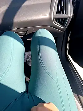 Snapshot of GatitaXD27 chatting on 02-04-25, 01:38 GatitaXD27 online show from 02-04-25, 01:38