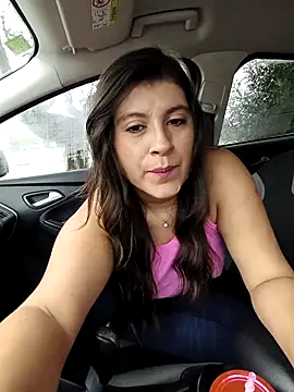 Snapshot of GatitaXD27 chatting on 03-21-25, 12:28 GatitaXD27 online show from 03-21-25, 12:28