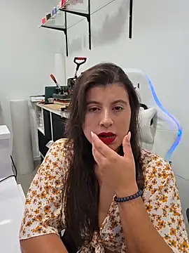 Snapshot of GatitaXD27 chatting on 10-26-25, 10:10 GatitaXD27 online show from 10-26-25, 10:10