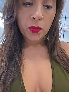 Snapshot of GatitaXD27 chatting on 10-27-25, 09:46 GatitaXD27 online show from 10-27-25, 09:46