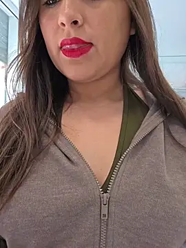 Snapshot of GatitaXD27 chatting on 11-24-25, 10:37 GatitaXD27 online show from 11-24-25, 10:37