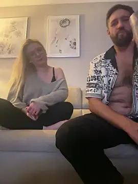 Curvyloveandhim online show from 07-07-26, 08:57