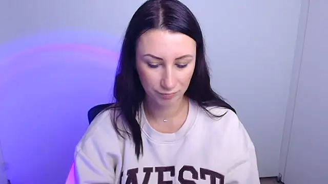 Loren Moa online show from 10-09-25, 07:17