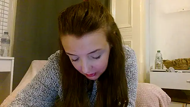 LucyLuxee19 online show from 02-05-25, 06:04