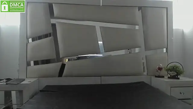 chrystal js online show from 02-05-26, 05:39