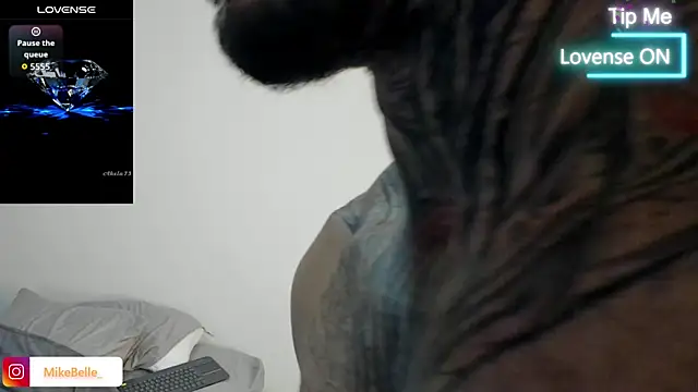 Snapshot of mike_belle chatting on 11-14-25, 11:35 mike belle online show from 11-14-25, 11:35