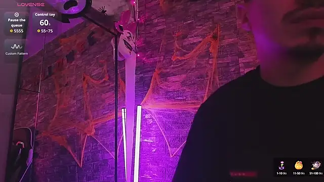 Snapshot of HotCouple_697 chatting on 10-19-25, 09:04 HotCouple 697 online show from 10-19-25, 09:04