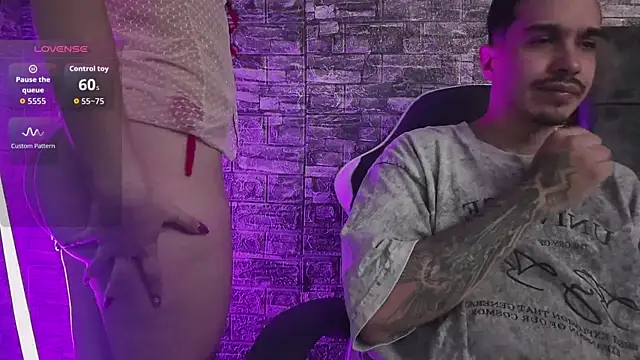 Snapshot of HotCouple_697 chatting on 11-10-25, 06:51 HotCouple 697 online show from 11-10-25, 06:51