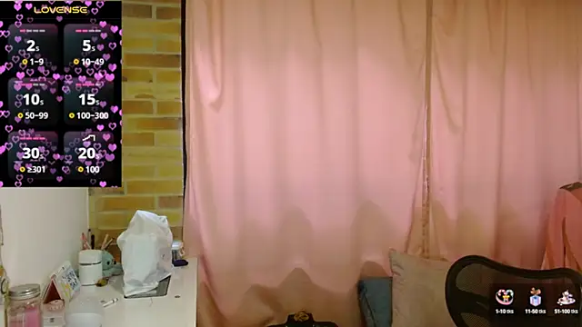 Snapshot of emitaa17228o chatting on 01-14-25, 06:28 emitaa17228o online show from 01-14-25, 06:28